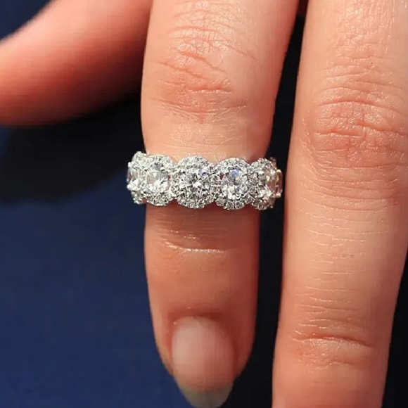 Stunning Diamond Engagement Band - Picture 5 of 6
